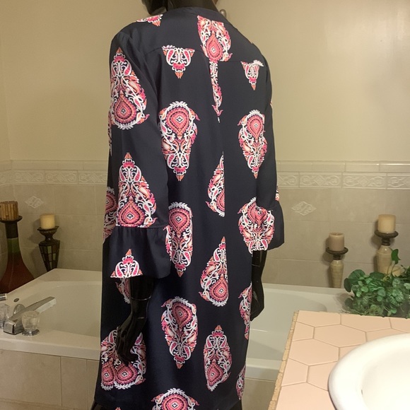 Crown & ivy Tunic - Picture 2 of 8